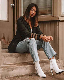 Boyfriend jeans with white boots: Casual Outfits,  Riding boot,  T-Shirt Outfit,  Boyfriend Jeans  