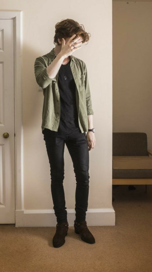 Outfit ropa hombre verde aesthetic: 