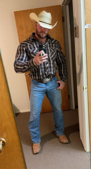 30 Best Men's Cowboy Outfits Images in May 2023