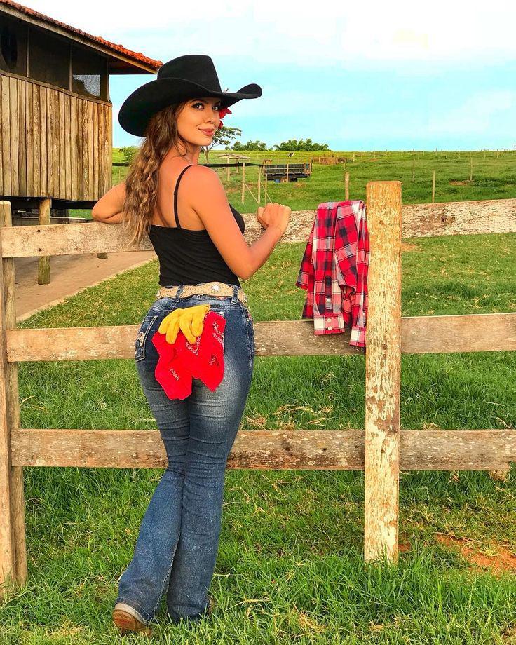 Latest Designs of Cowgirls Outfits on Stylevore