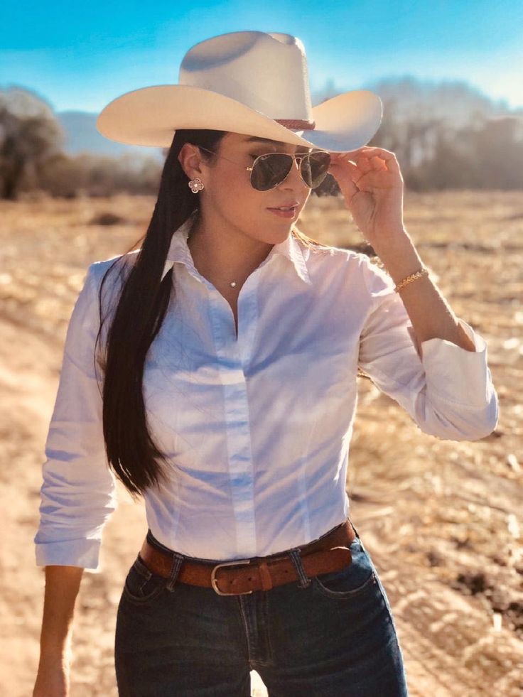 Cowgirl style shirt, Western wear on Stylevore