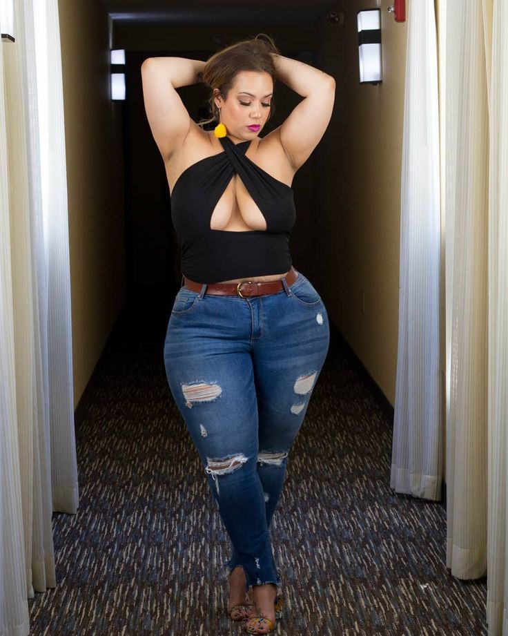 thick girl in jeans