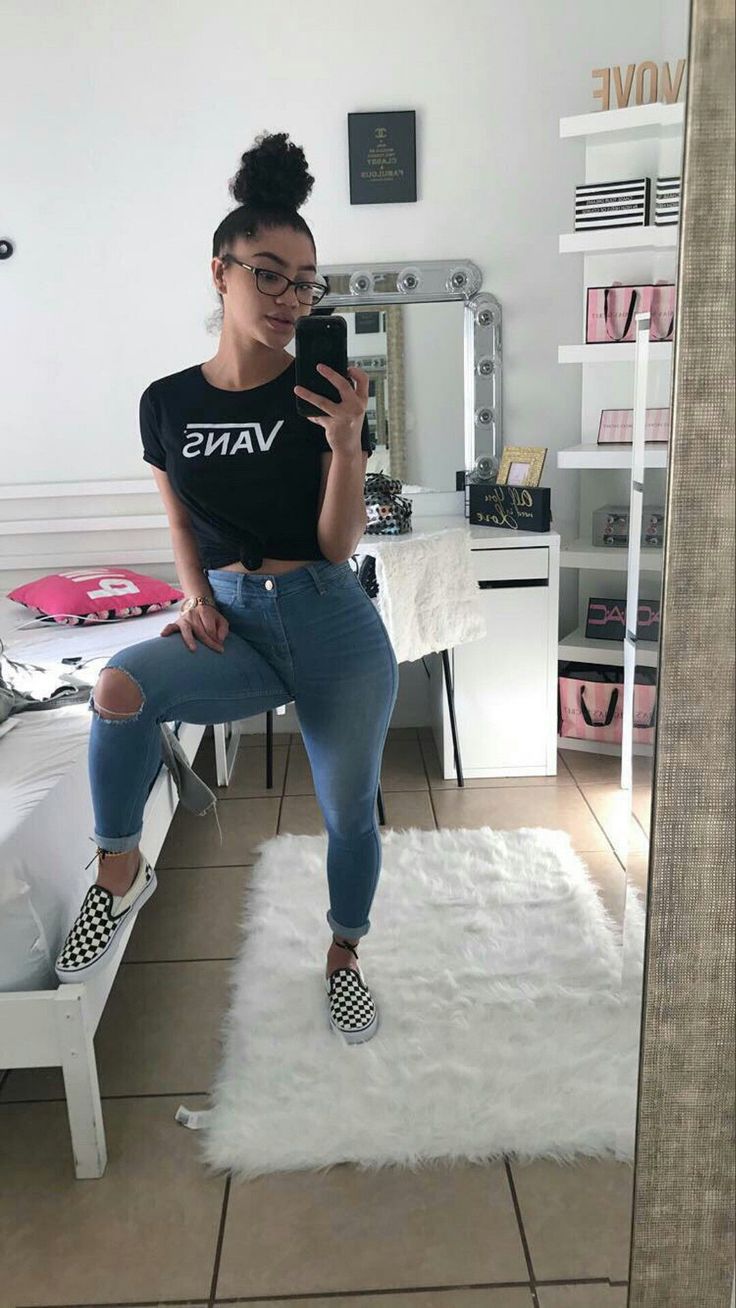 outfit with white vans