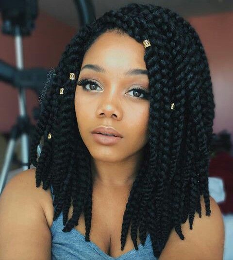Shoulder length crochet braids hairstyle on Stylevore