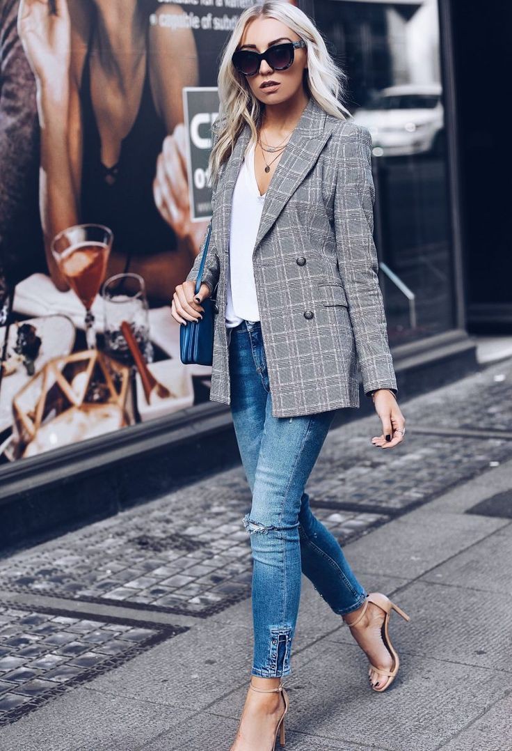 Heels with skinny jeans 2018, Slim-fit pants | Outfits With Heels And Jeans  | High-heeled shoe, Outfits With Heels, Slim-fit pants