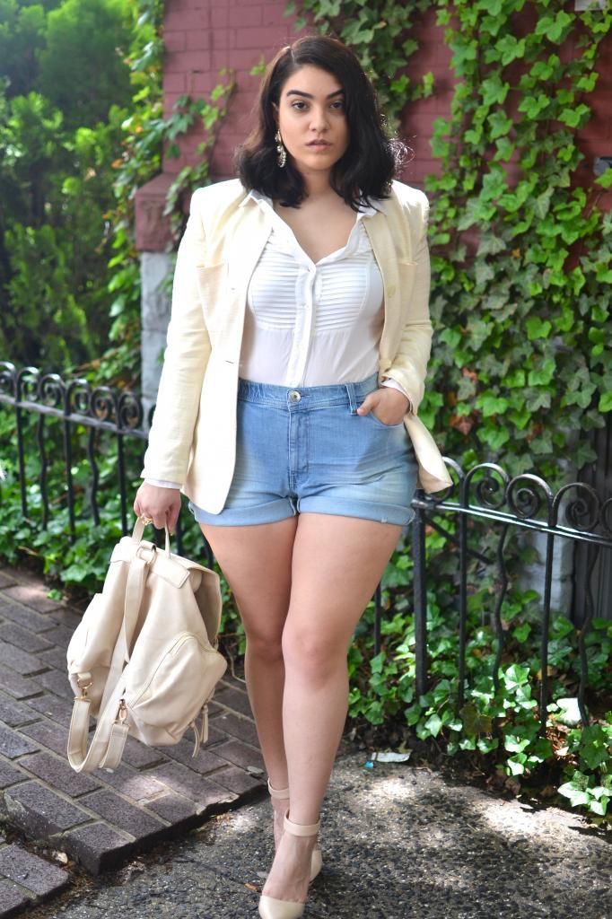 Curvy body for chubby outfit | Plus Size Outfits Ideas | Body image,  Fashion blog, Nadia Aboulhosn
