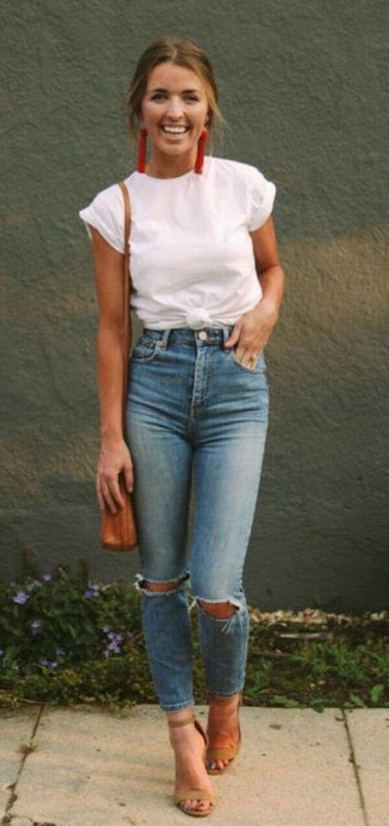 White t shirt outfits for women | Spring Outfits For Women | Casual wear,  Mom jeans, Ripped Jeans