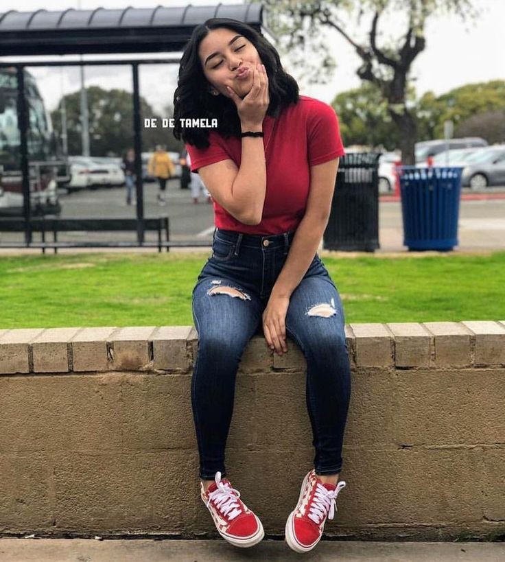 Outfit with red vans girl | Instagram Baddie Outfits For School | Baddie  Outfits, Casual wear,