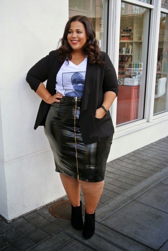 Casual Plus Leather Skirt Outfit | Plus Size Leather Skirt Outfits | Leather Dress, Leather Dress, Outfits Plus Size