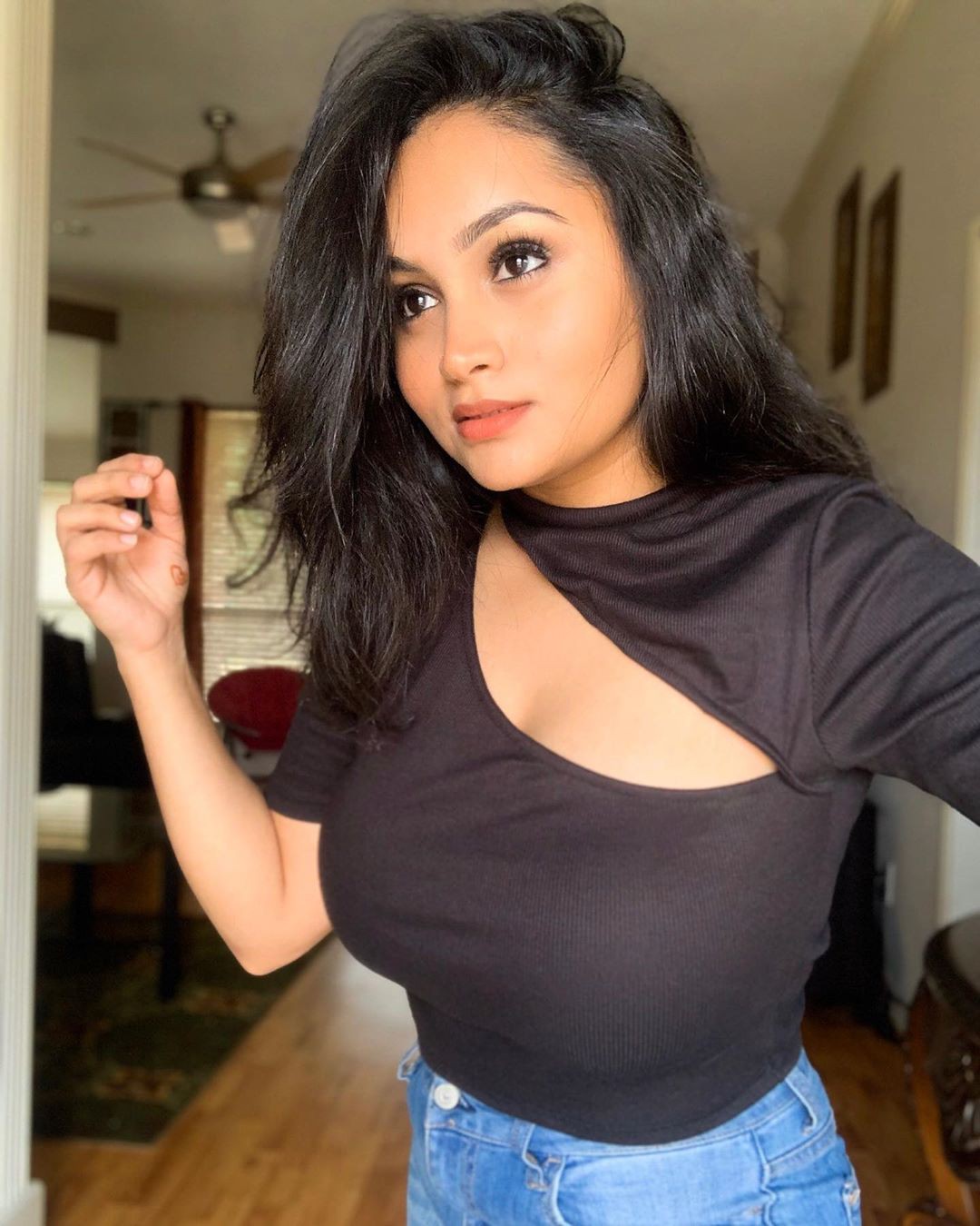 Collection 97 Pictures Funny Indian Lady On Tiktok With Crown Updated 