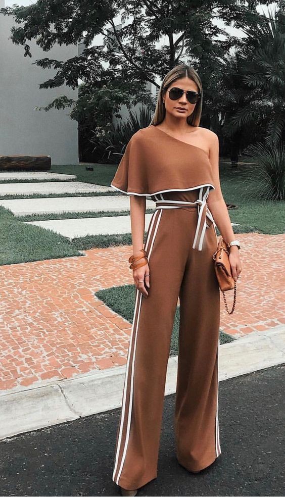 18 Chic Outfits to Wear with Palazzo Pants