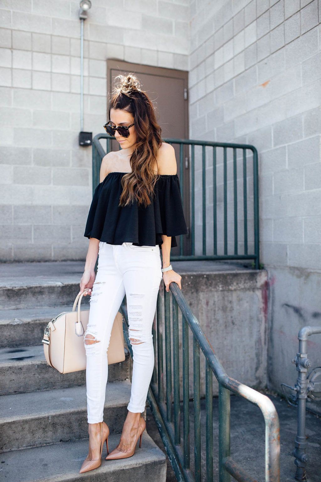 30 Days of Summer Outfit Idea 17  White Skinny Jeans