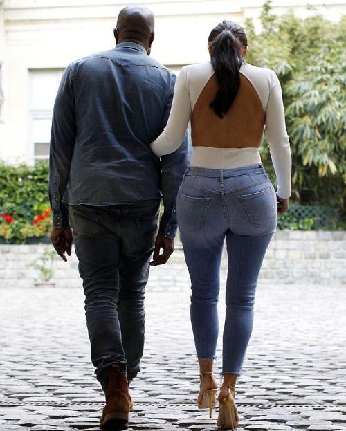 Kim Kardashian's Super-Tight Pants Don't Exactly Work - 7 of Her