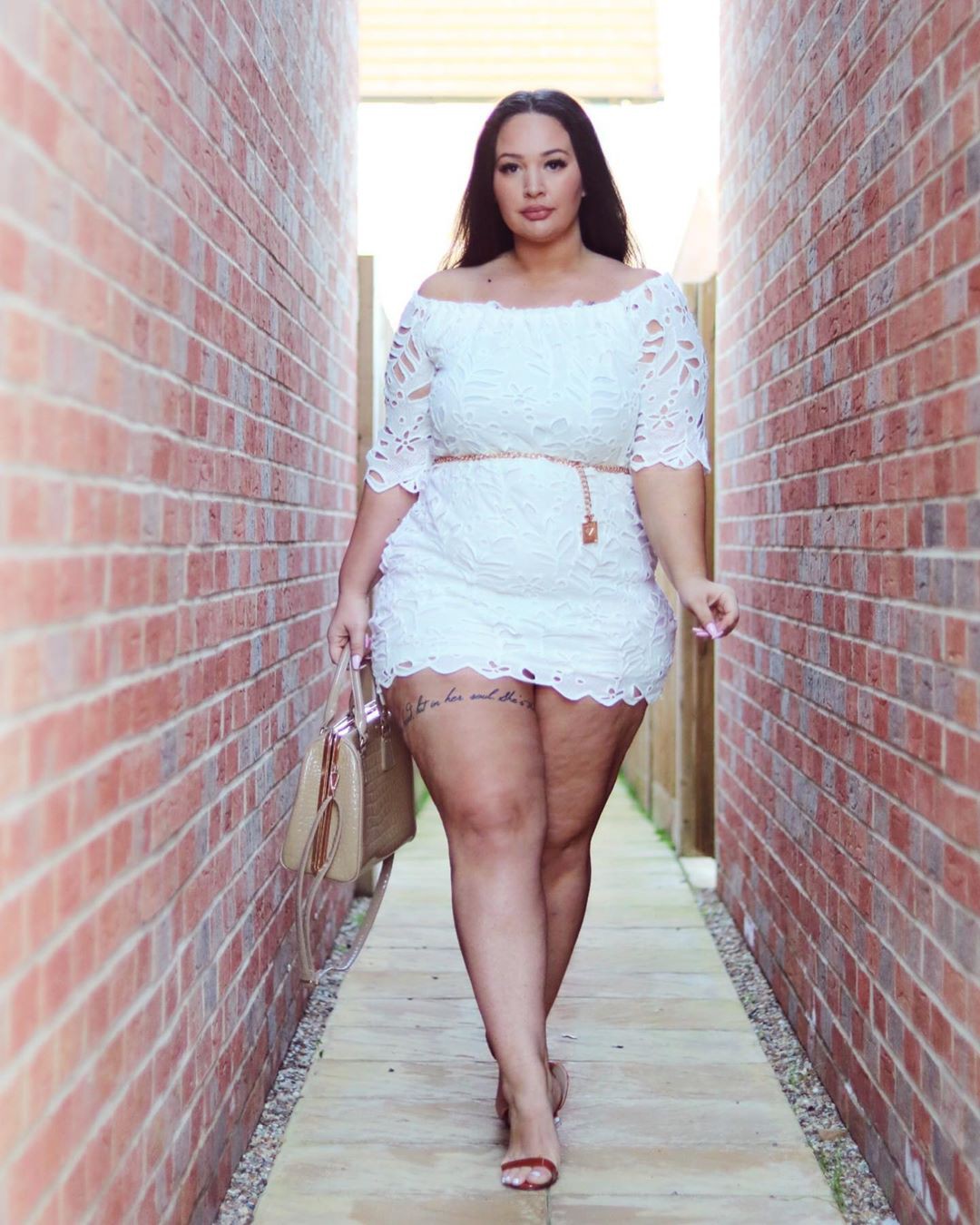Plus Size beautiful girls pictures, hot legs, Natural Lips | Plus Size