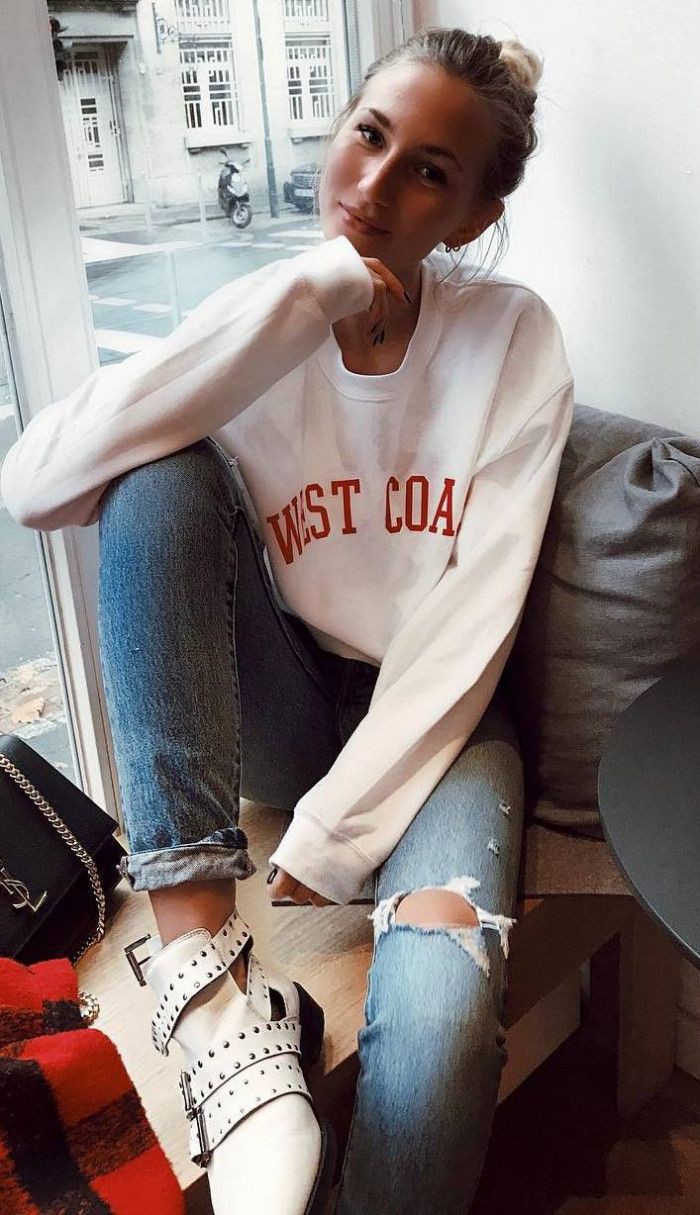 White outfit instagram with sweater, jacket, jeans | Boyfriend Jeans ...