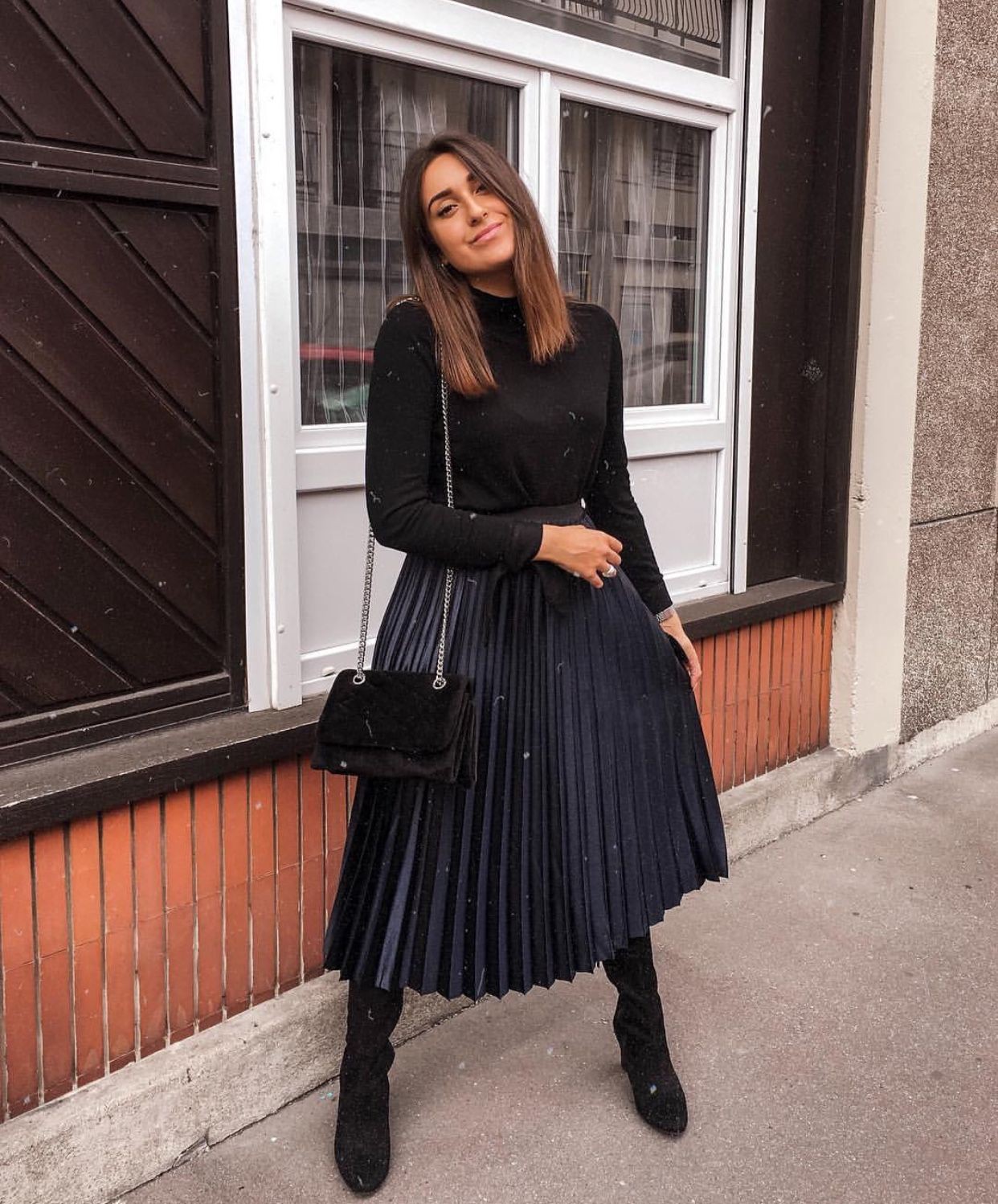 Black Pleated Skirt Outfit Winter Black On Black Outfit Ideas Black 