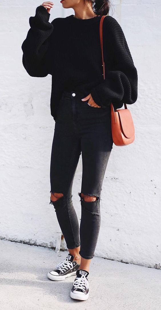 carbohidrato Célula somatica estrecho Winter outfits with converse, street fashion, casual wear | Black On Black  Outfit Ideas | Black Outfit, black outfits, Street fashion