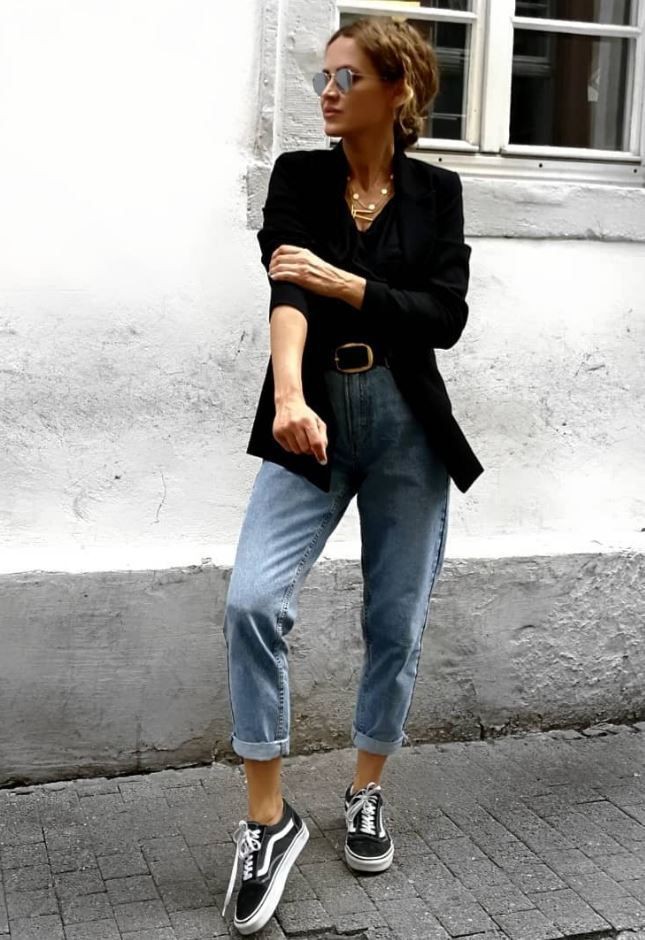 White instagram fashion with blazer, denim, jeans | Slouchy Pant Outfits |  Fashion blog, Fashion week, Slouchy Pants