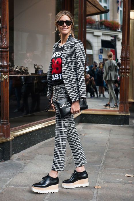 Platform oxford shoes street style | Graphic T-Shirt Outfits | Black And  White, Oxford shoe, Platform shoe