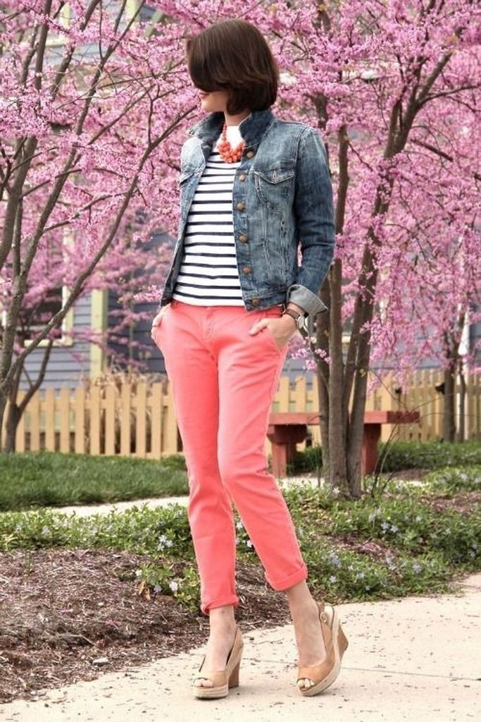 Denim jacket snd pink pants | Coral Outfits | Brown And Pink Outfit ...