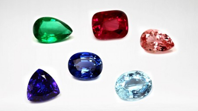 Is sapphire gemstones is most prominent color gemstones ? | Gems ...