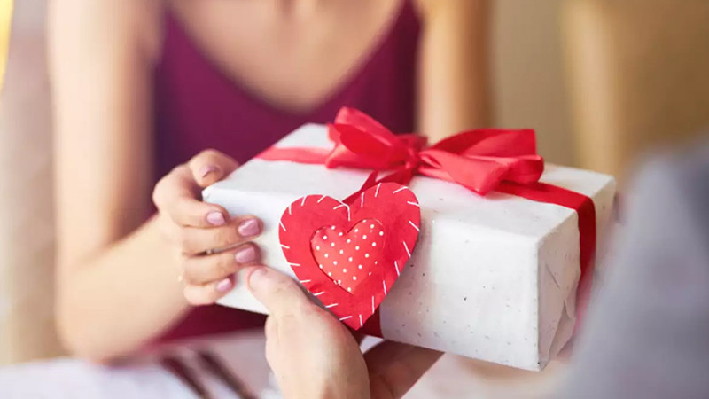 Valentine's Day Jewelry Gifts Guide for 2024 | Jewelry Gift