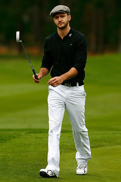 Black Polo-shirt, Golf Outfit Trends With White Casual Trouser, Golf Outfits Herren: 